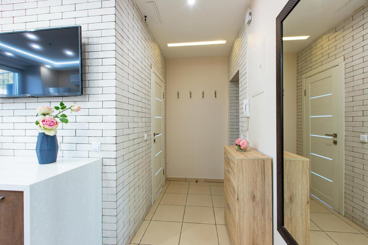 Big Jacuzzi , Sauna , Khreshchatyk Apartments キエフ エクステリア 写真