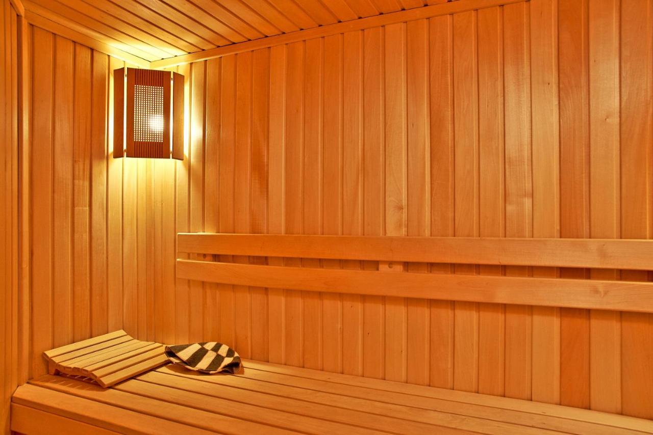 Big Jacuzzi , Sauna , Khreshchatyk Apartments キエフ エクステリア 写真