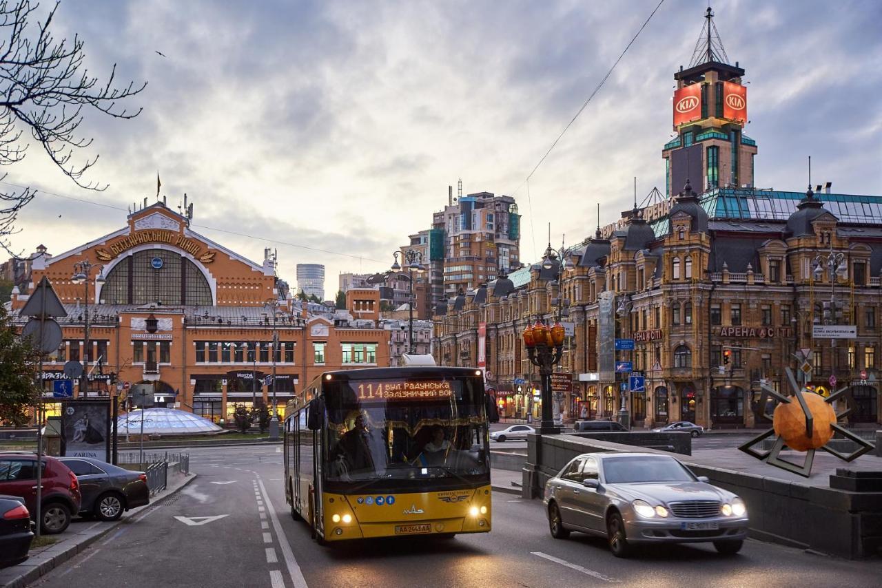 Big Jacuzzi , Sauna , Khreshchatyk Apartments キエフ エクステリア 写真